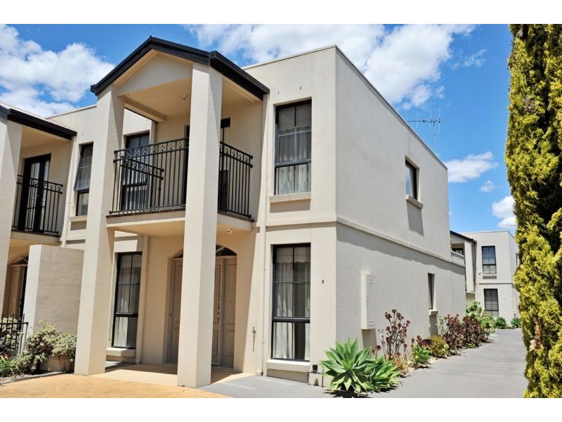 2/218 Fryers Street, Shepparton VIC 3630