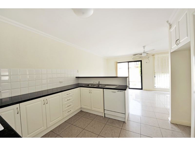 2/218 Fryers Street, Shepparton VIC 3630