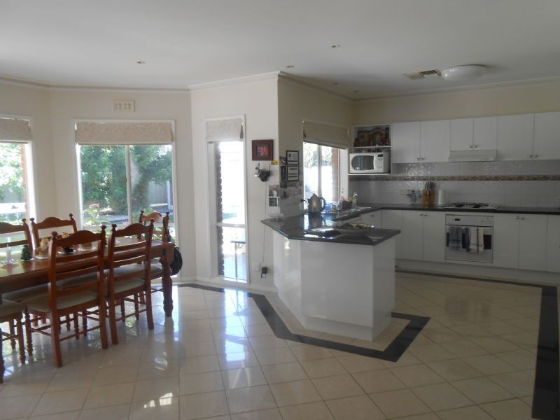 7 Charm Court, Kialla VIC 3631