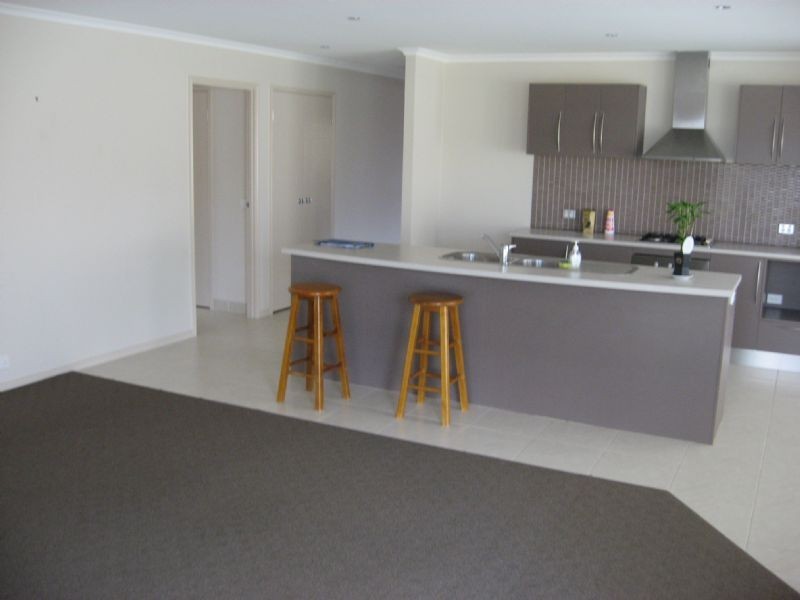 18 Taig Avenue, Kialla VIC 3631
