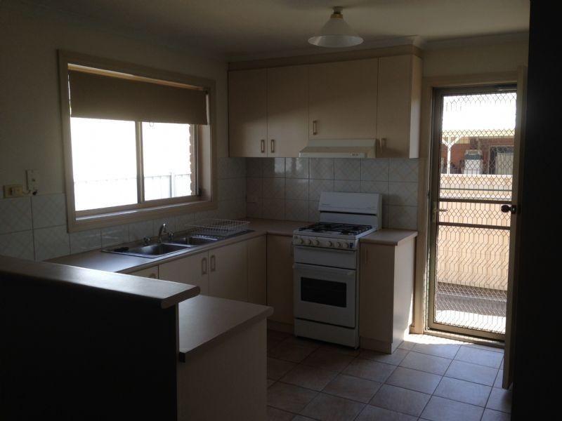 2/15 McKean Street, Mooroopna VIC 3629