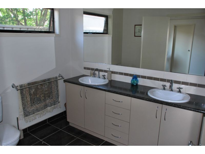 20 Brambuck Avenue, Kialla VIC 3631