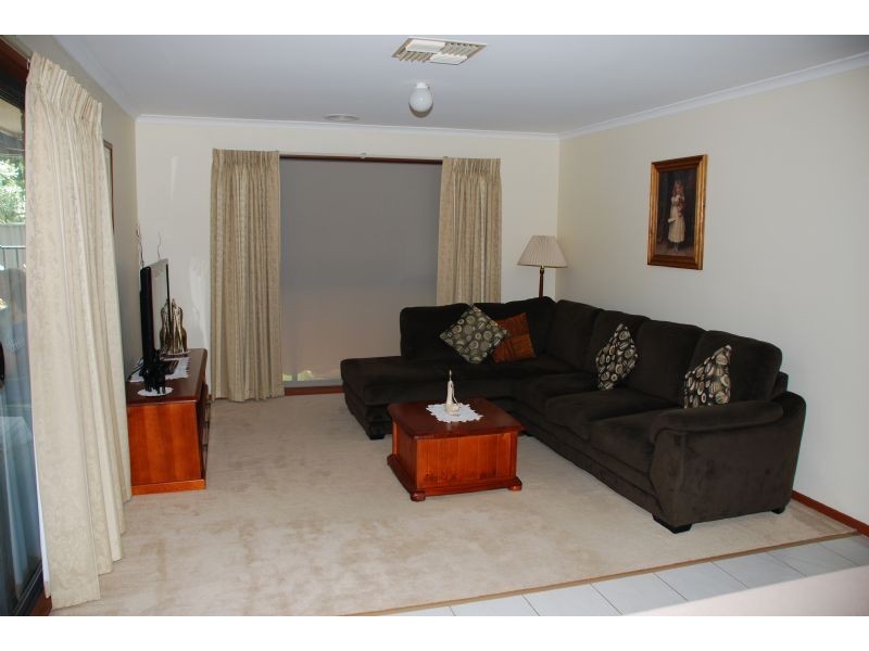 21 Hutchins Crescent, Mooroopna VIC 3629