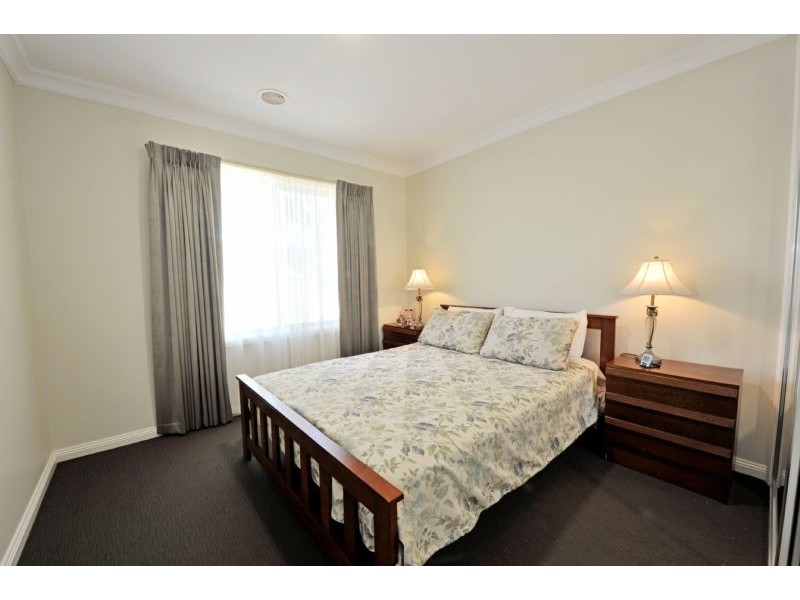 2/5 Raftery Road, Kialla VIC 3631