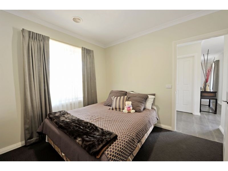 2/5 Raftery Road, Kialla VIC 3631