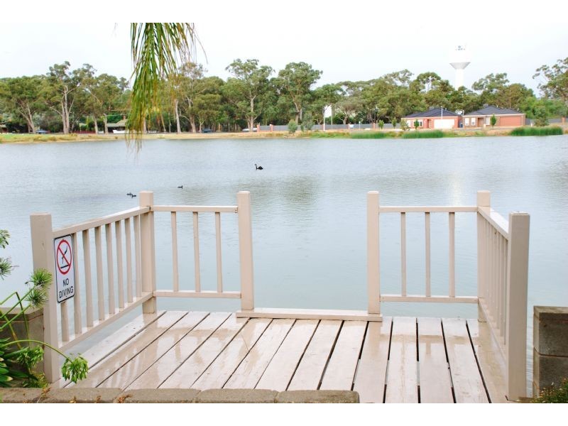 10 Craigmuir Drive, Mooroopna VIC 3629