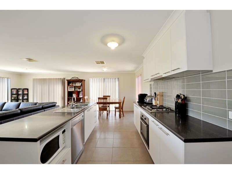 43 Oxbow Avenue, Shepparton VIC 3630