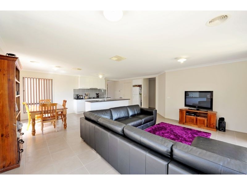 43 Oxbow Avenue, Shepparton VIC 3630