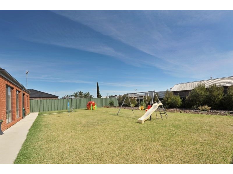43 Oxbow Avenue, Shepparton VIC 3630