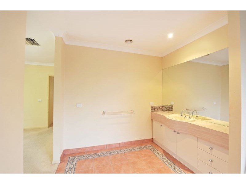 13 Ryeland Drive, Shepparton VIC 3630