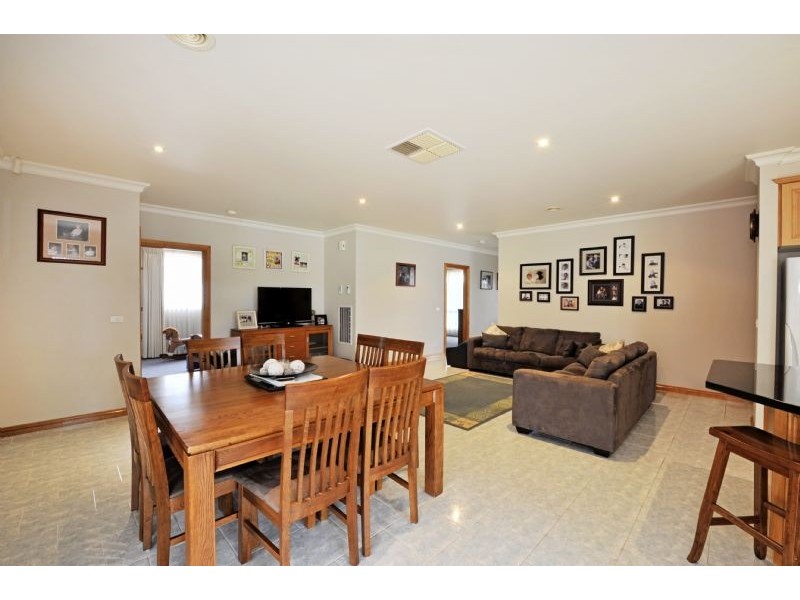 13 Mokoan Avenue, Kialla VIC 3631