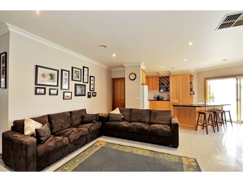 13 Mokoan Avenue, Kialla VIC 3631