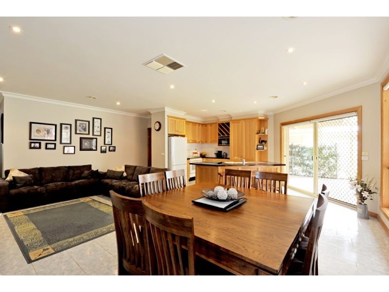 13 Mokoan Avenue, Kialla VIC 3631