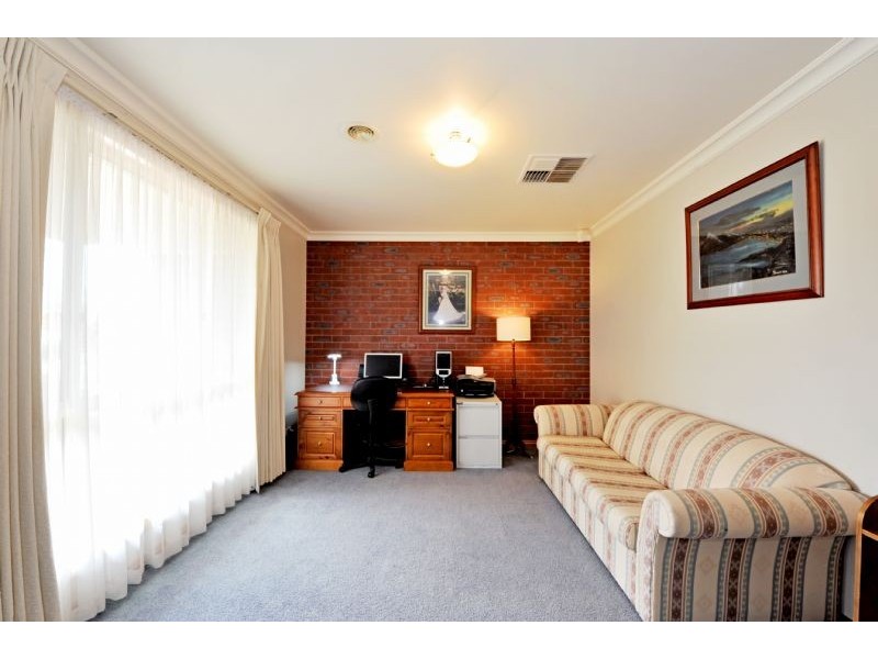 13 Mokoan Avenue, Kialla VIC 3631