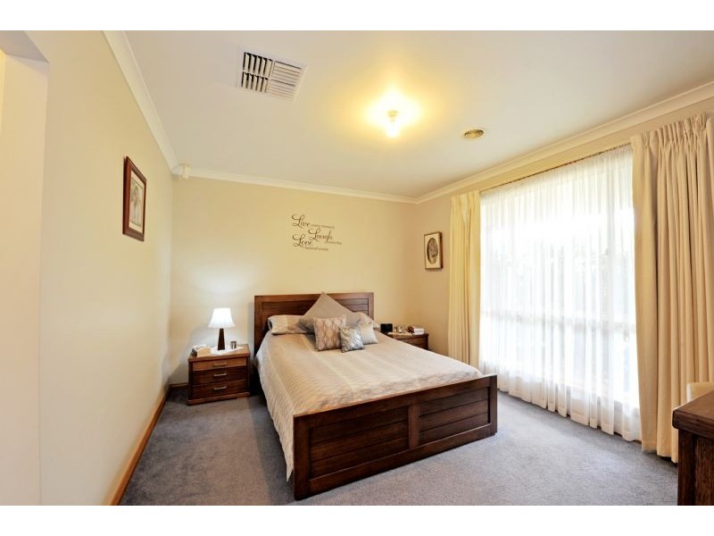 13 Mokoan Avenue, Kialla VIC 3631