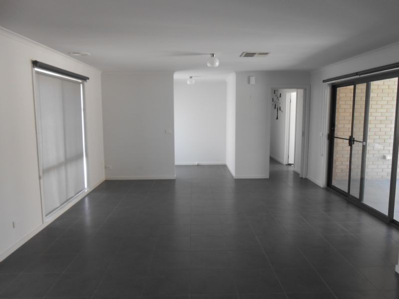 11 Kinchega Drive, Shepparton VIC 3630