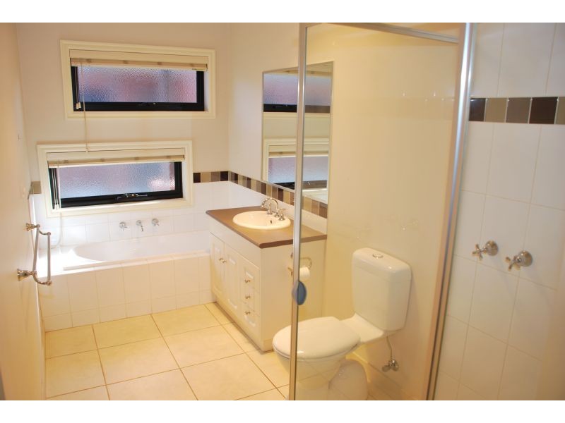 2/27 Middleton Street, Shepparton VIC 3630