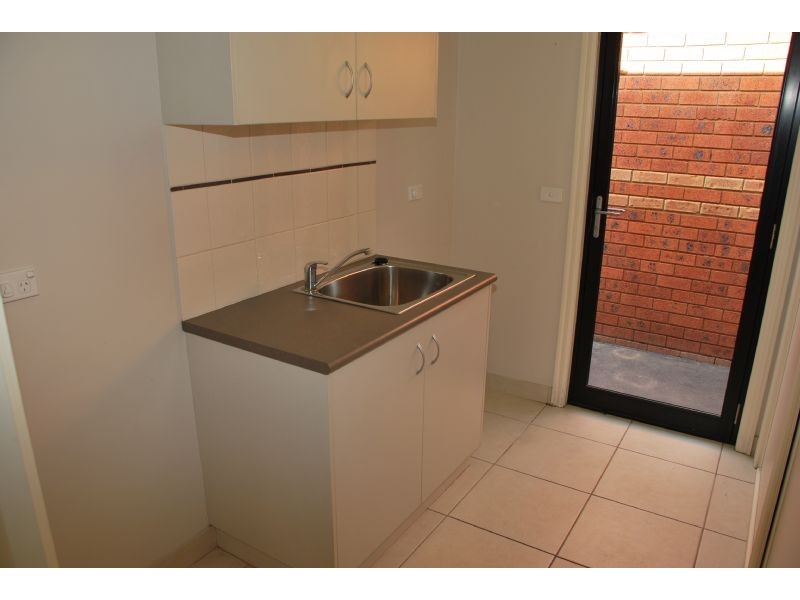 2/27 Middleton Street, Shepparton VIC 3630