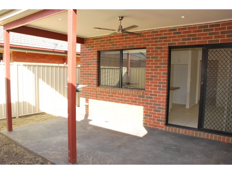 2/27 Middleton Street, Shepparton VIC 3630