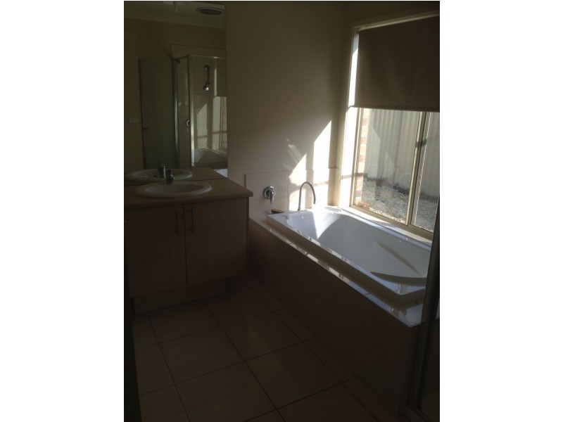 20 Westminster Ave, Shepparton VIC 3630