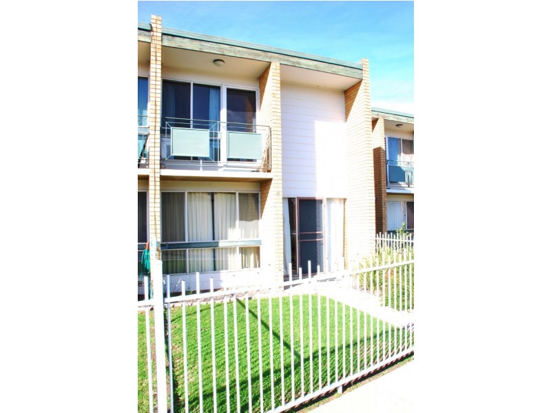 4/10 Hayes Street, Shepparton VIC 3630