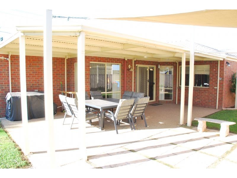 2 Hereford Drive, Shepparton VIC 3630