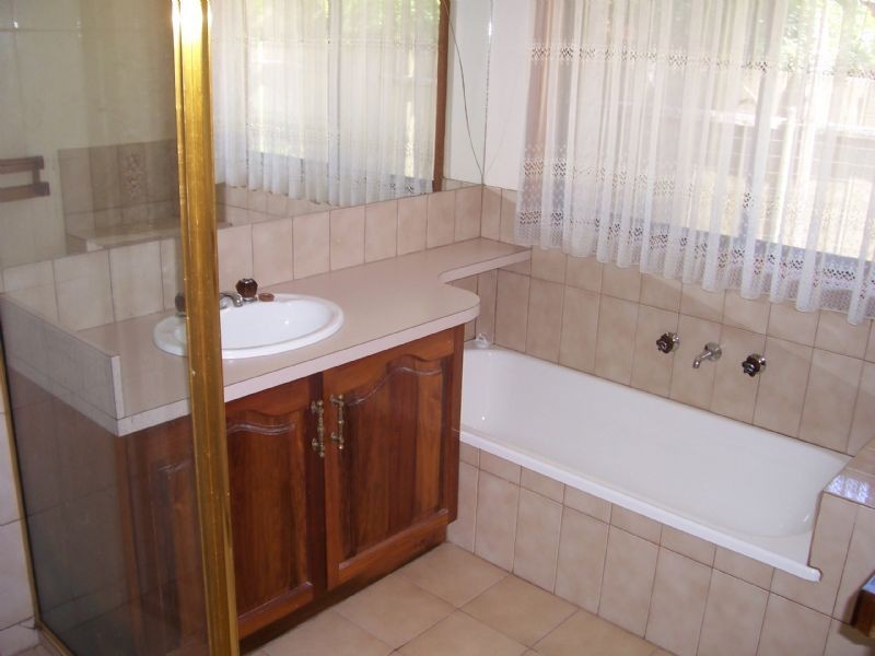 18 Lachlan Crescent, Shepparton VIC 3630