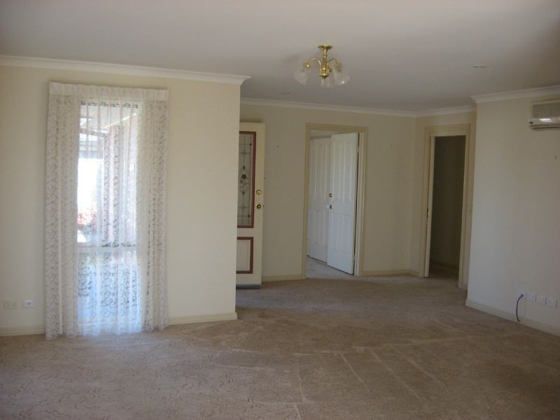 2/14 Barker Avenue, Shepparton VIC 3630