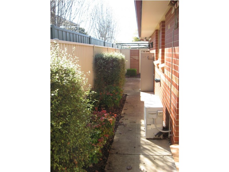 2/14 Barker Avenue, Shepparton VIC 3630