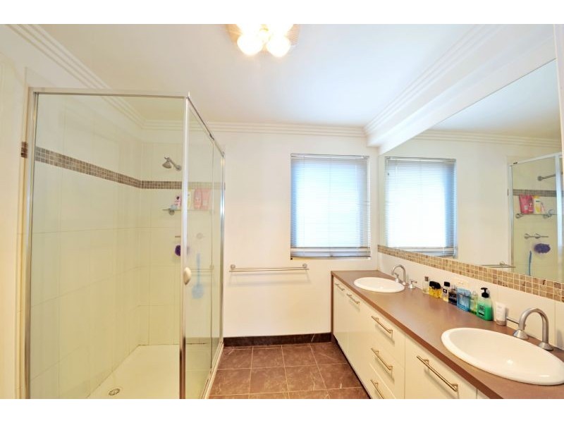 2 Elm Terrace, Shepparton VIC 3630