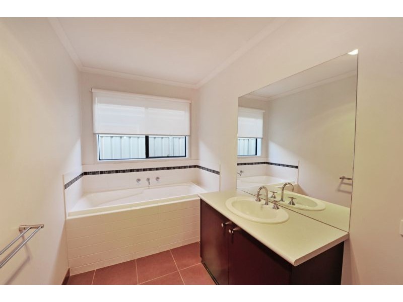 6 Melrose Circuit, Shepparton VIC 3630