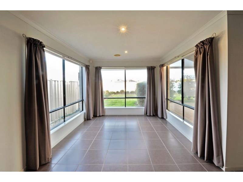 6 Melrose Circuit, Shepparton VIC 3630