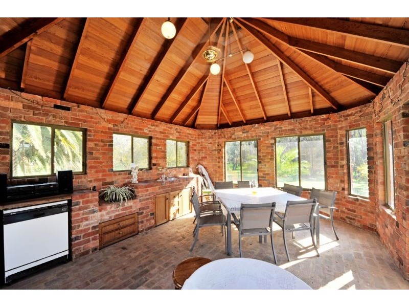 11 Edgewater Road, Kialla VIC 3631