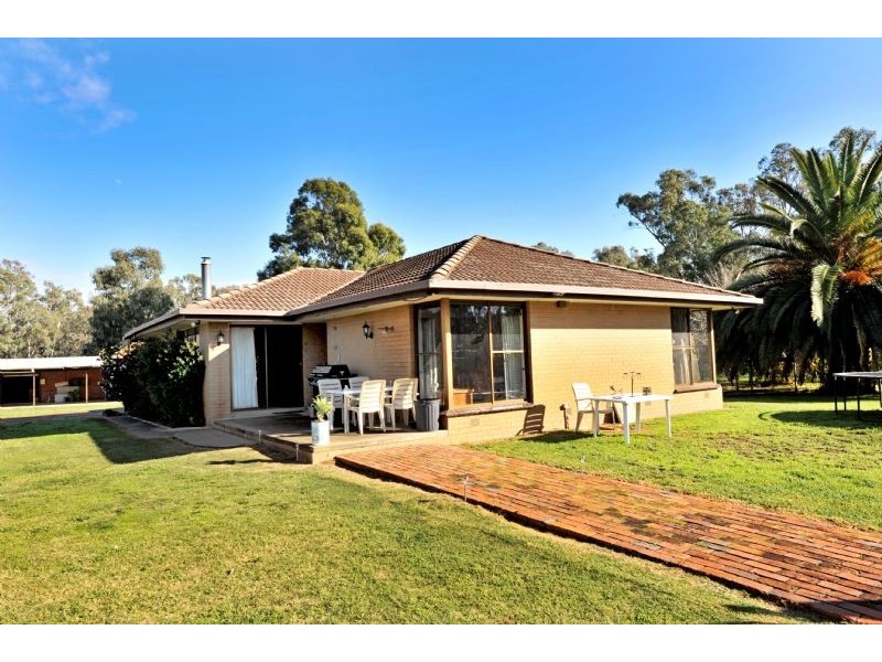 11 Edgewater Road, Kialla VIC 3631