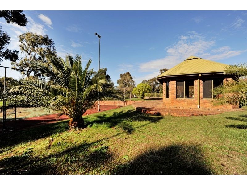 11 Edgewater Road, Kialla VIC 3631