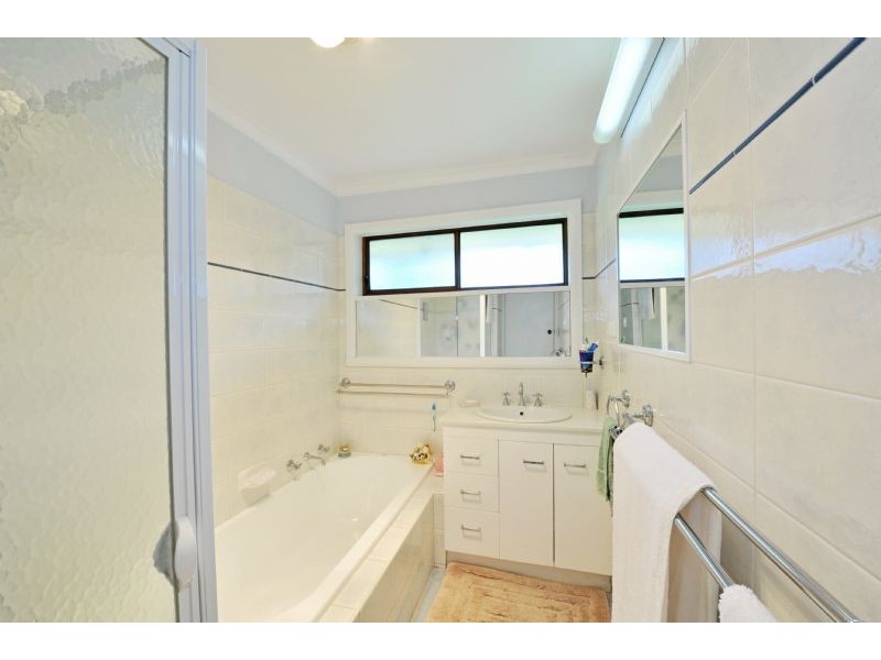 11 Edgewater Road, Kialla VIC 3631