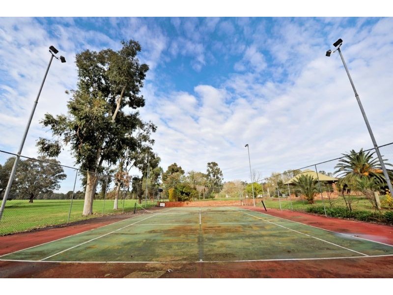 11 Edgewater Road, Kialla VIC 3631