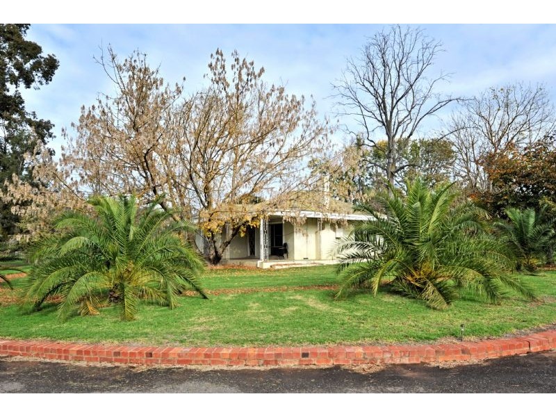 11 Edgewater Road, Kialla VIC 3631