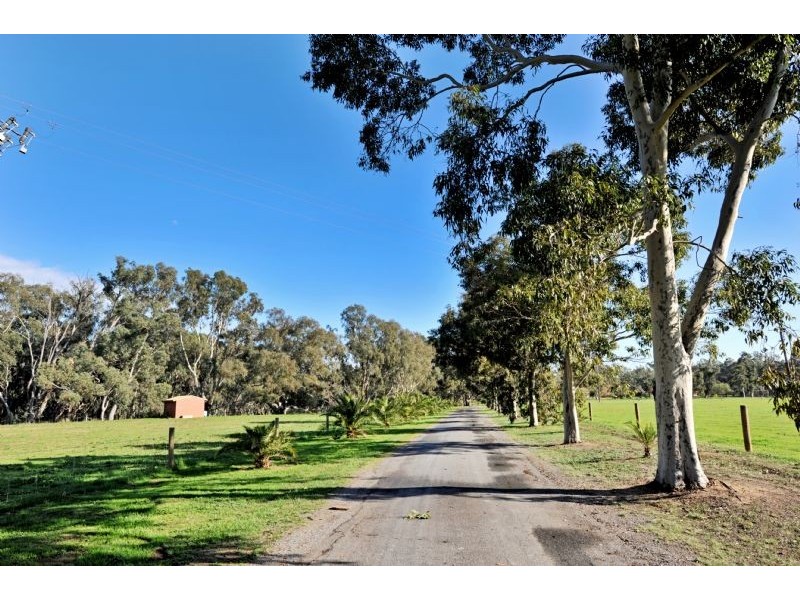 11 Edgewater Road, Kialla VIC 3631