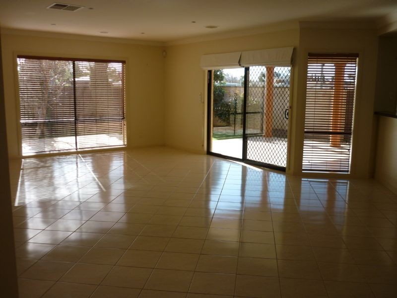 1 Lonsdale Square, Kialla VIC 3631