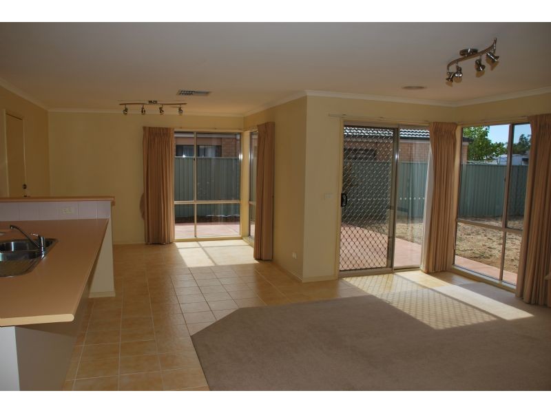 37 Perrivale Drive, Shepparton VIC 3630
