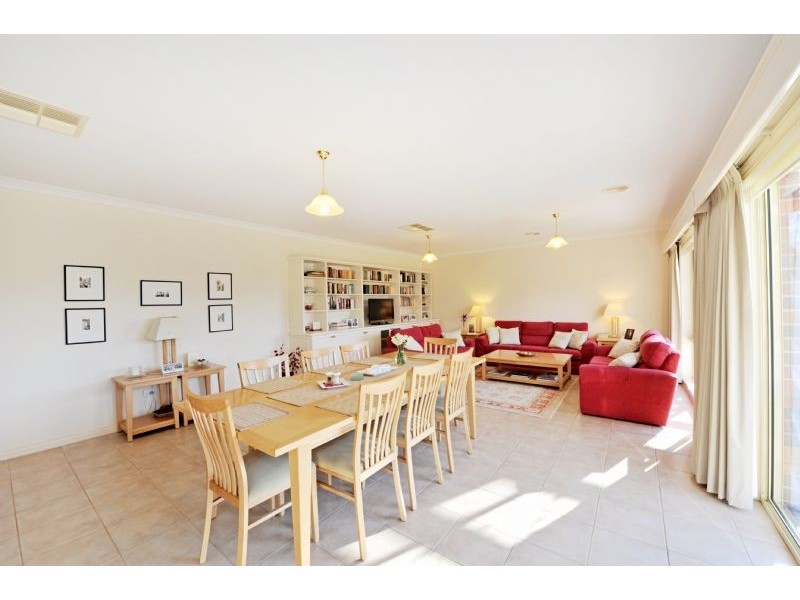 227  Waranga Drive, Kialla VIC 3631