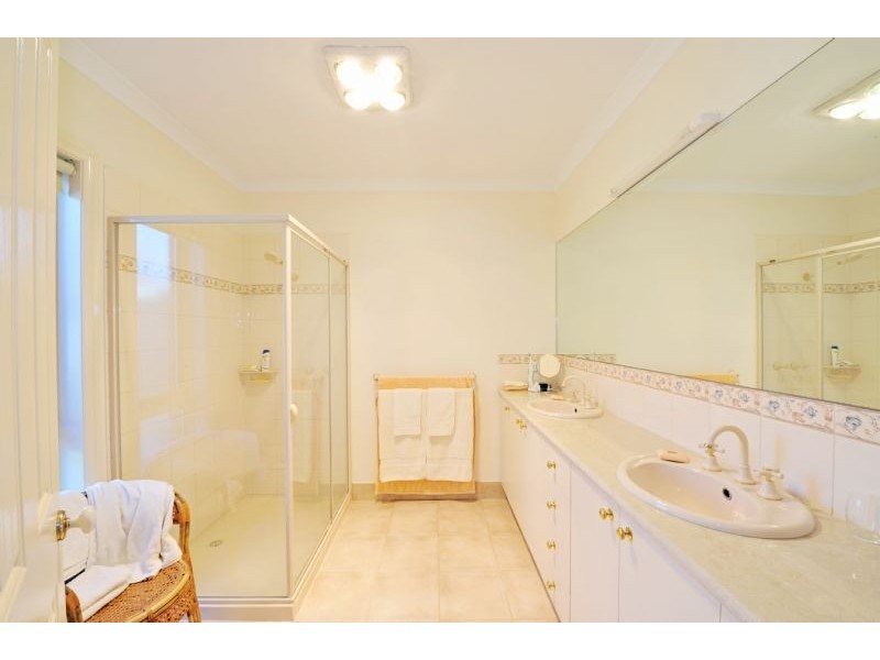 227  Waranga Drive, Kialla VIC 3631