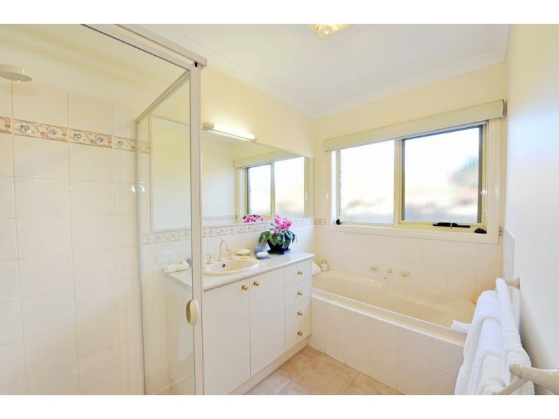 227  Waranga Drive, Kialla VIC 3631