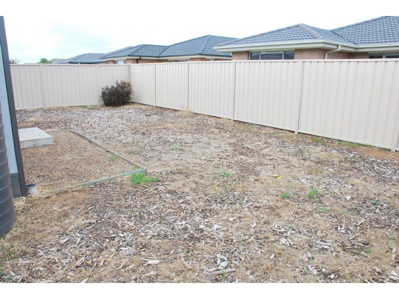8 Strauss Avenue, Shepparton VIC 3630