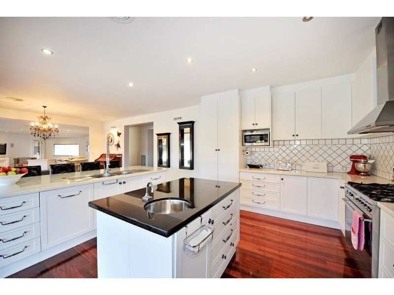 1 Cadah Court, Grahamvale VIC 3631