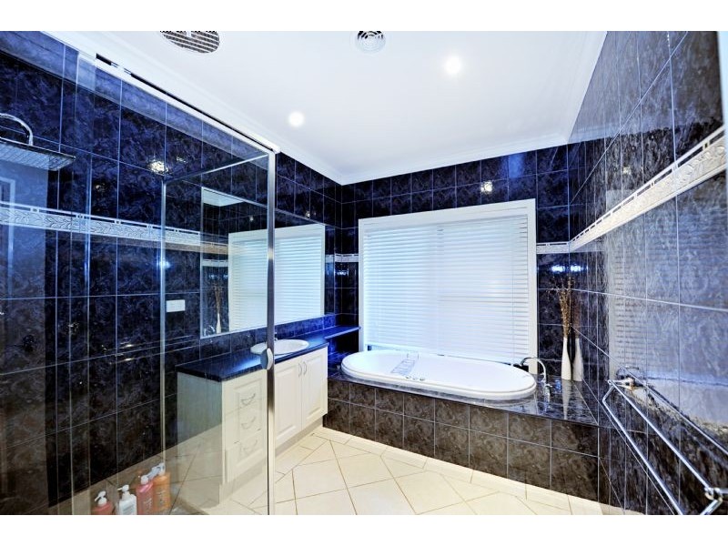 1 Cadah Court, Grahamvale VIC 3631