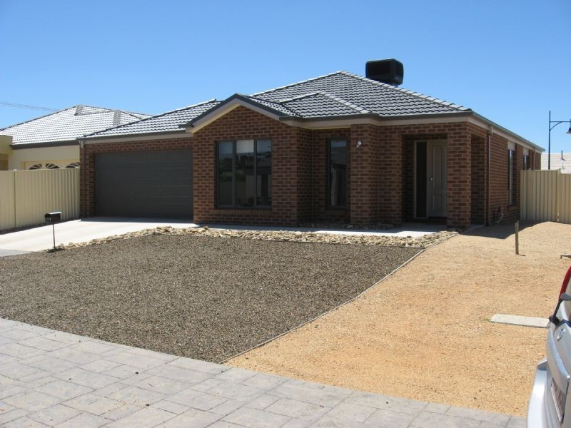 2 Shalimar Place, Shepparton VIC 3630