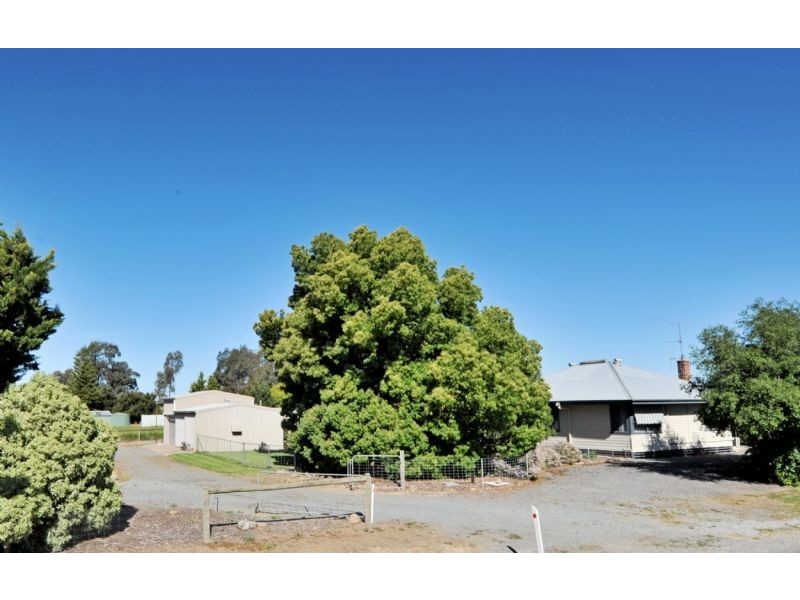 310 Boundary Road, Pine Lodge VIC 3631