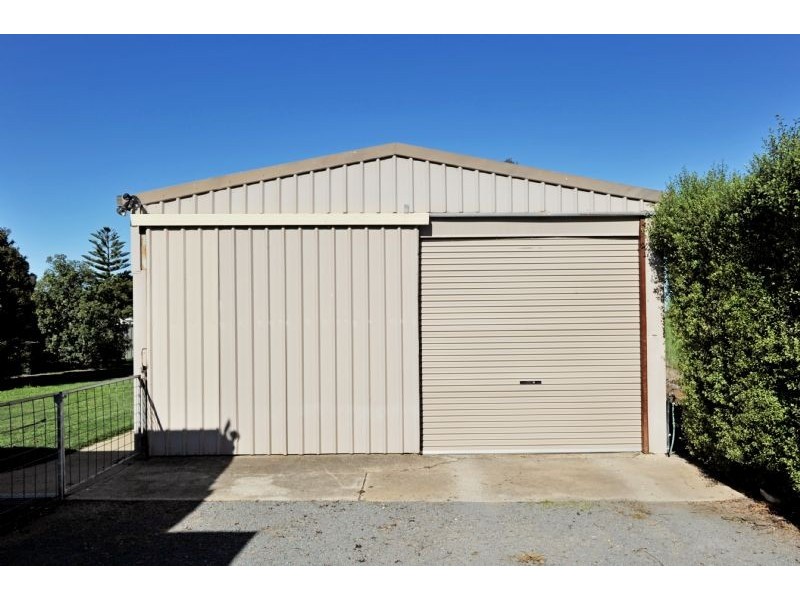 310 Boundary Road, Pine Lodge VIC 3631